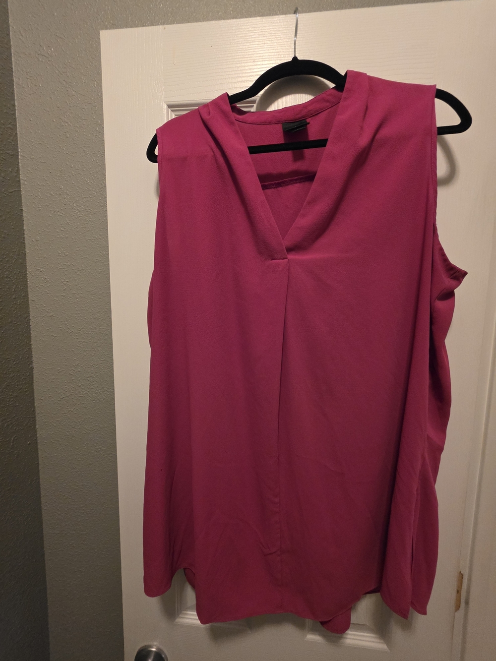 Worthington Sleeveless V-Neck Camisole in Fuchsia